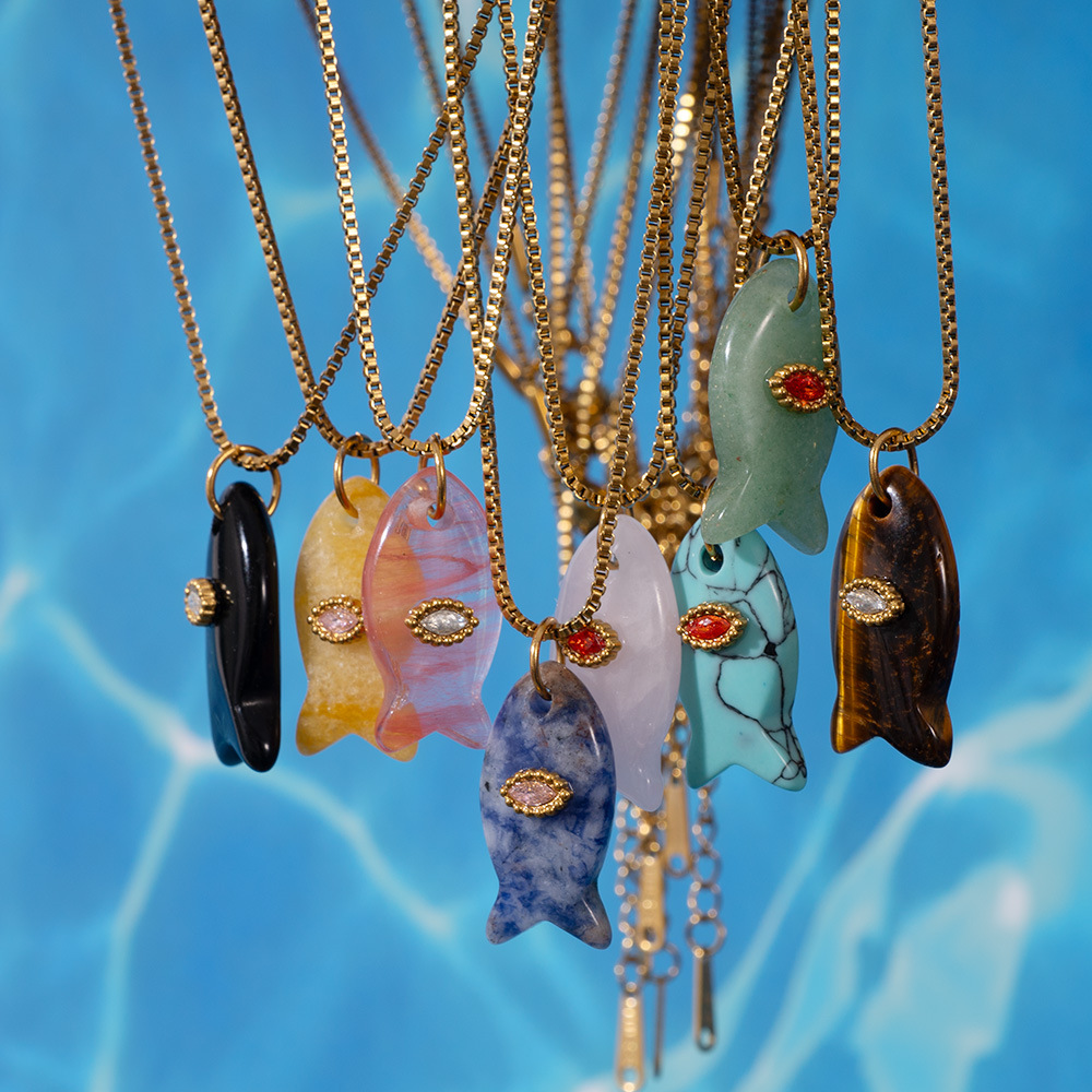 Collar con colgante de pez peq - Bar Cart Gold reseña y precio